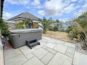 Winterbourne Gardens- click for photo gallery
